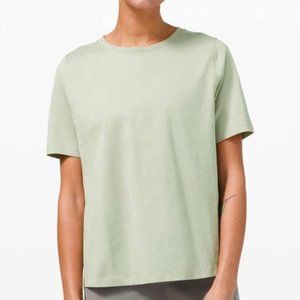 Lululemon T-shirt size 4 in Green Fern color